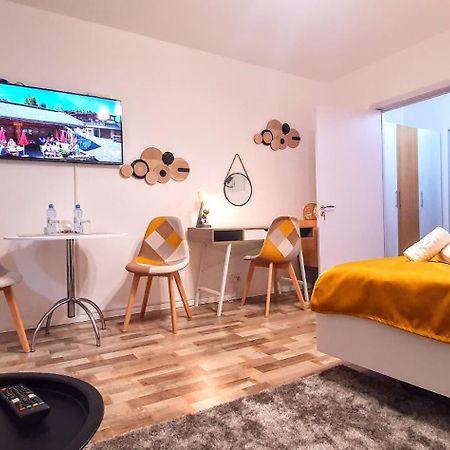 The Yellow King - Luxurious Apartment ブカレスト エクステリア 写真